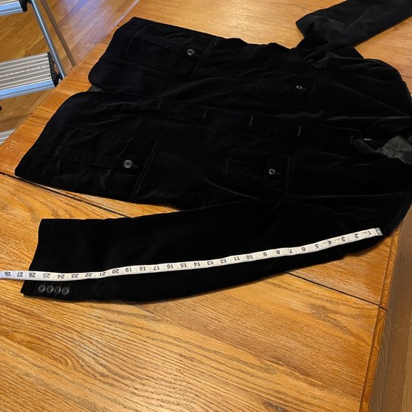 Bachrach Men's 48 Long 95% Cotton/5% Cashmere Crew Neck Corduroy Blazer. Black.